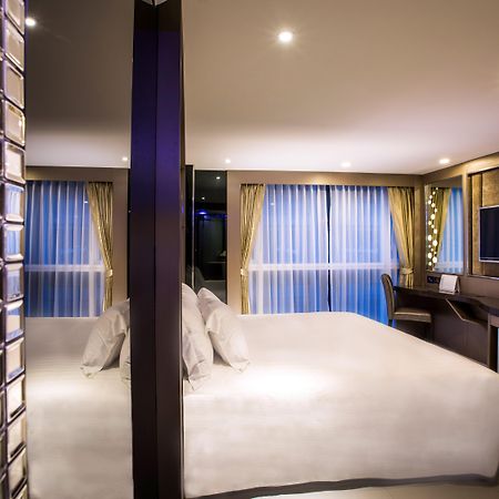 Azure Hotel Pattaya Exterior photo