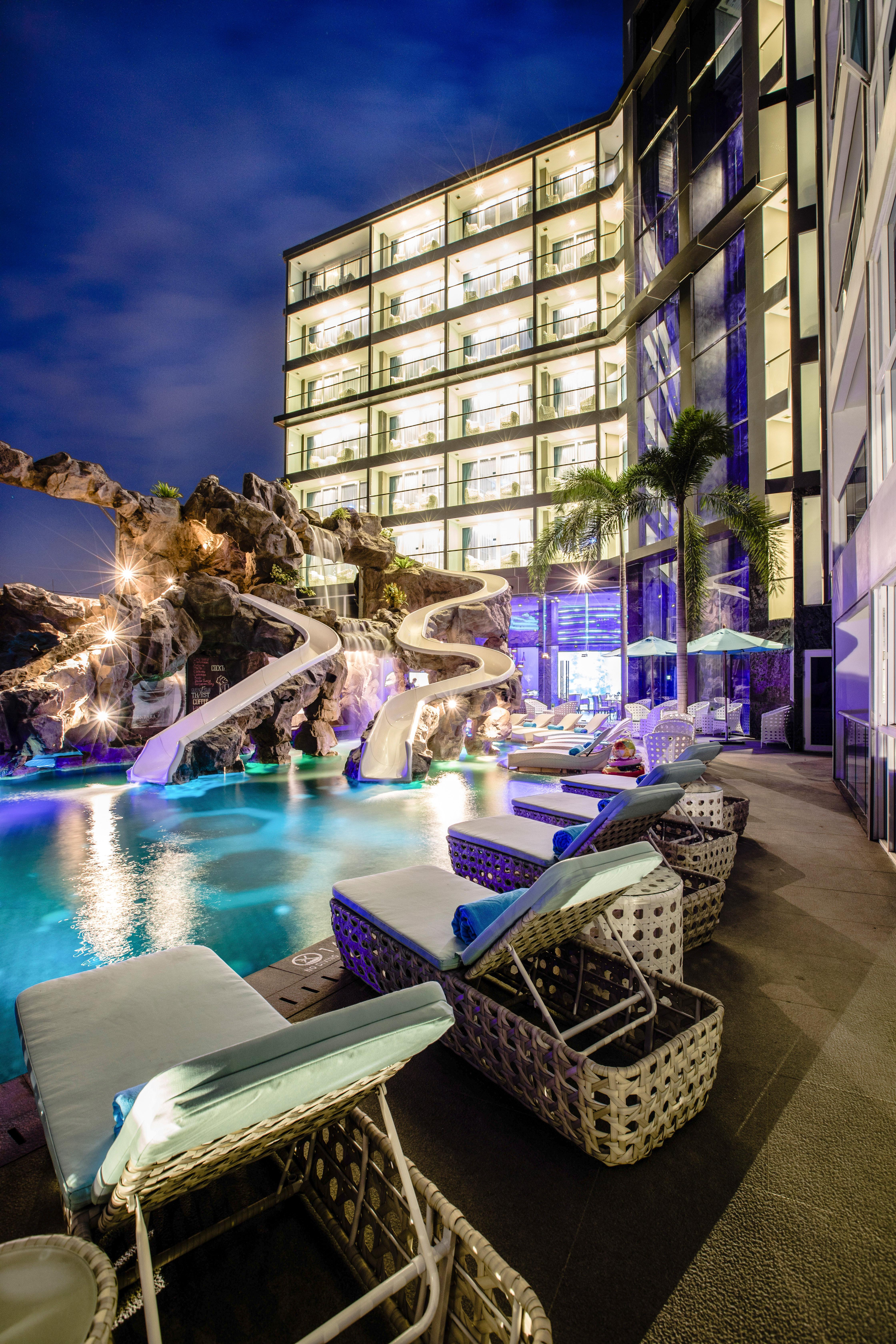 Azure Hotel Pattaya Exterior photo