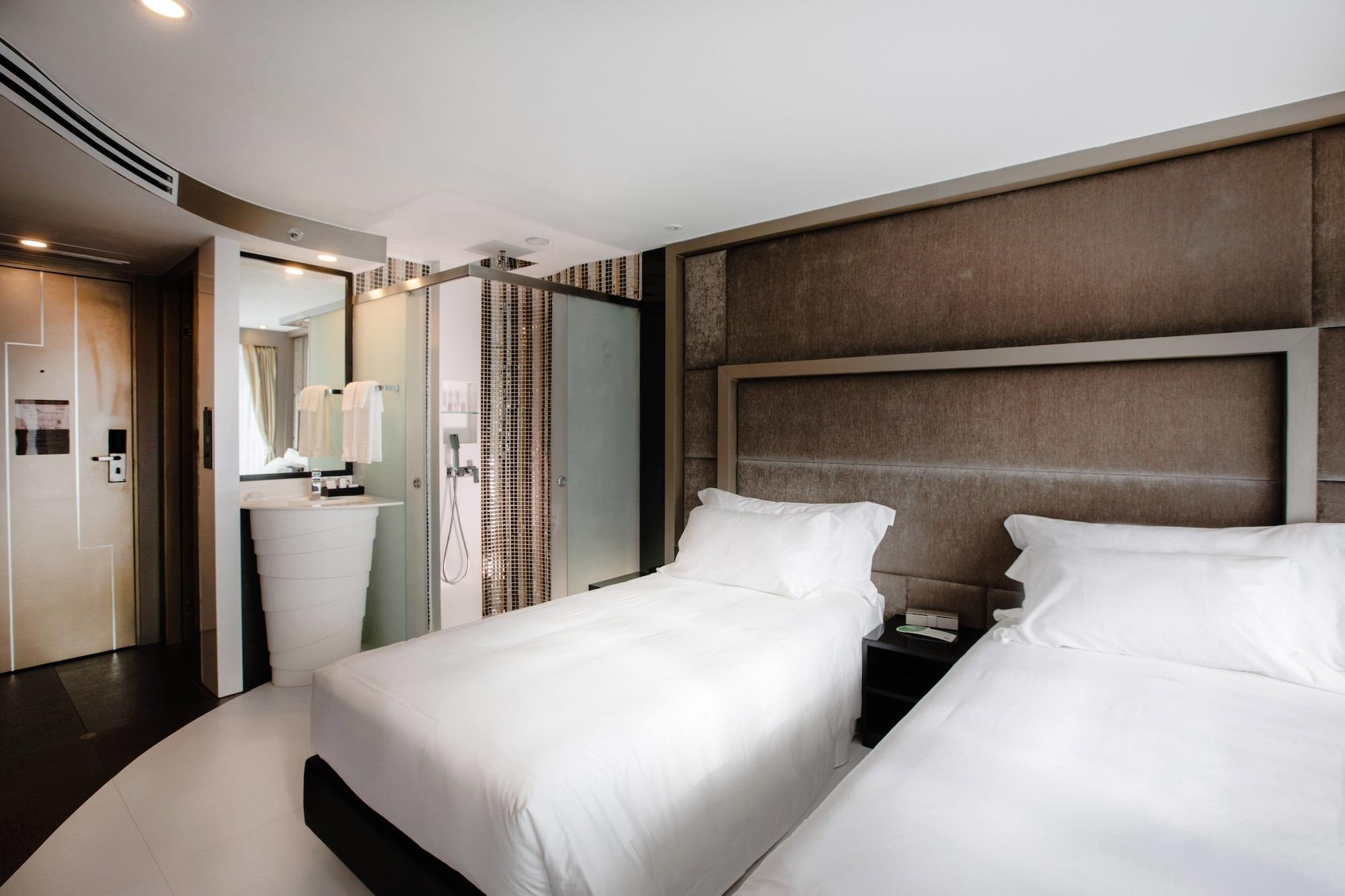 Azure Hotel Pattaya Exterior photo