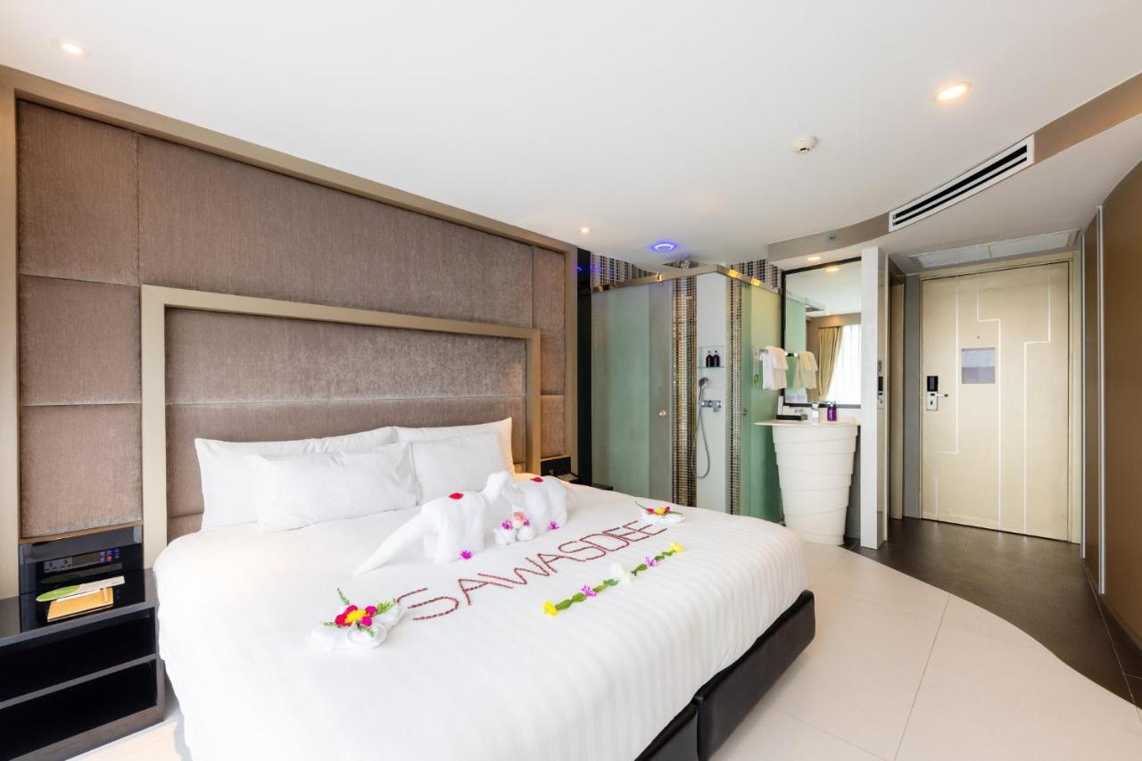 Azure Hotel Pattaya Exterior photo